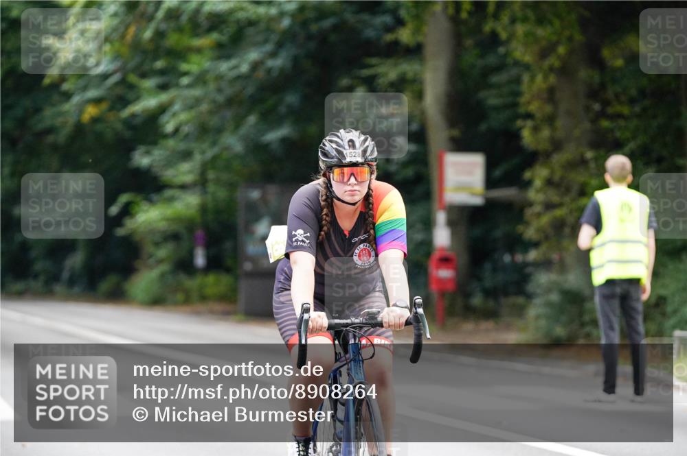 14.09.2025 - Stadtparktriathlon Michael Burmester http://msf.ph/oto/8908264 14.09.2025 13:58:24 Radfahren 1528, 1539 meine-sportfotos.de