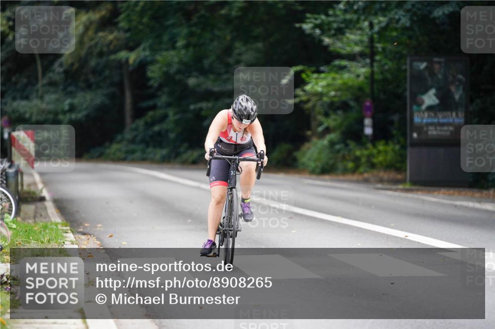 14.09.2025 - Stadtparktriathlon Michael Burmester http://msf.ph/oto/8908265 14.09.2025 13:58:27 Radfahren 1528, 1539 meine-sportfotos.de