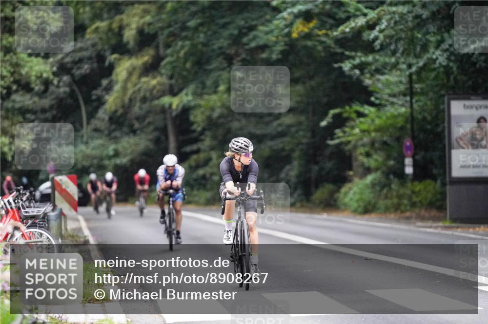 14.09.2025 - Stadtparktriathlon Michael Burmester http://msf.ph/oto/8908267 14.09.2025 09:28:12 Radfahren 383, 393, 498 meine-sportfotos.de