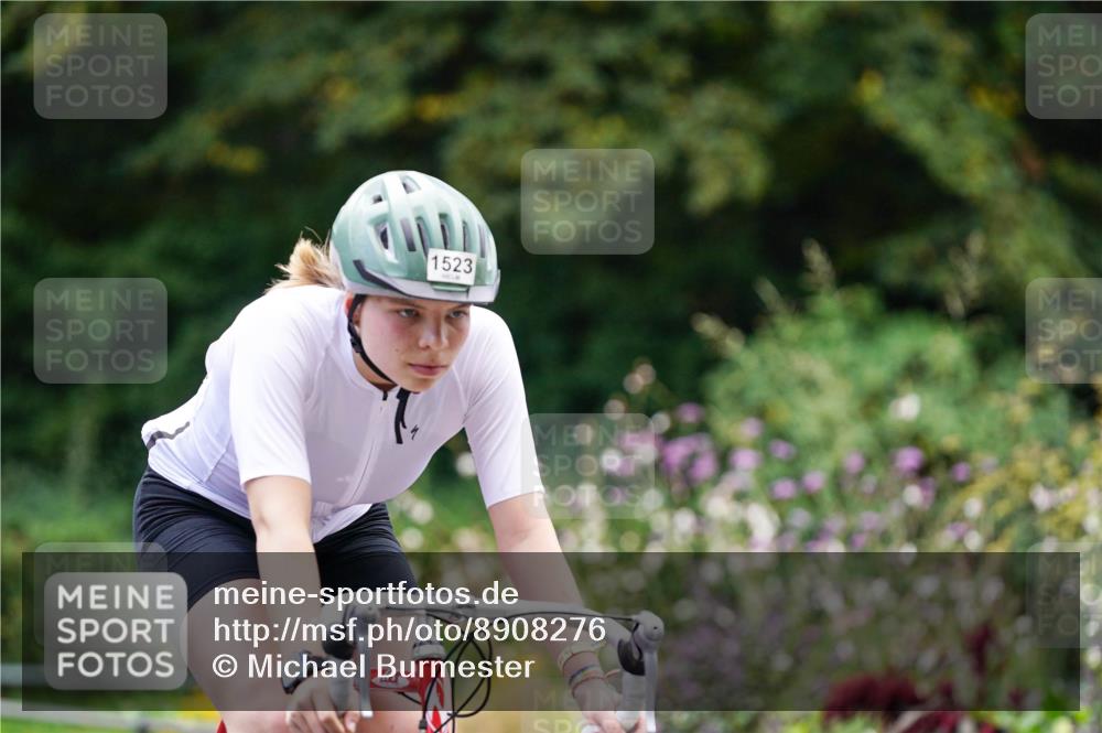 14.09.2025 - Stadtparktriathlon Michael Burmester http://msf.ph/oto/8908276 14.09.2025 13:58:50 Radfahren 1523 meine-sportfotos.de