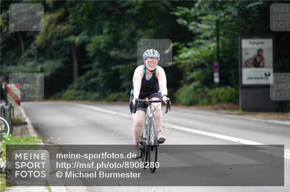 14.09.2025 - Stadtparktriathlon Michael Burmester http://msf.ph/oto/8908280 14.09.2025 13:59:54 Radfahren 1429 meine-sportfotos.de