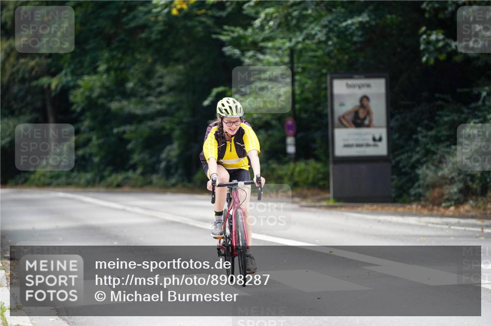 14.09.2025 - Stadtparktriathlon Michael Burmester http://msf.ph/oto/8908287 14.09.2025 14:00:26 Radfahren 1535 meine-sportfotos.de
