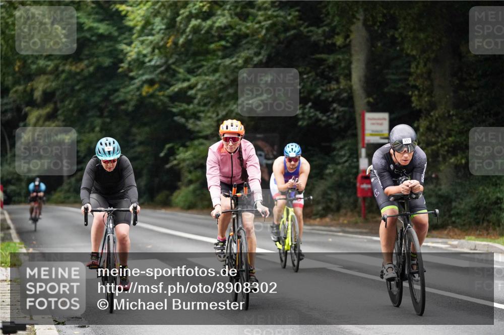 14.09.2025 - Stadtparktriathlon Michael Burmester http://msf.ph/oto/8908302 14.09.2025 09:28:27 Radfahren 311, 327, 382, 400, 413, 414, 423, 430, 435, 448 meine-sportfotos.de
