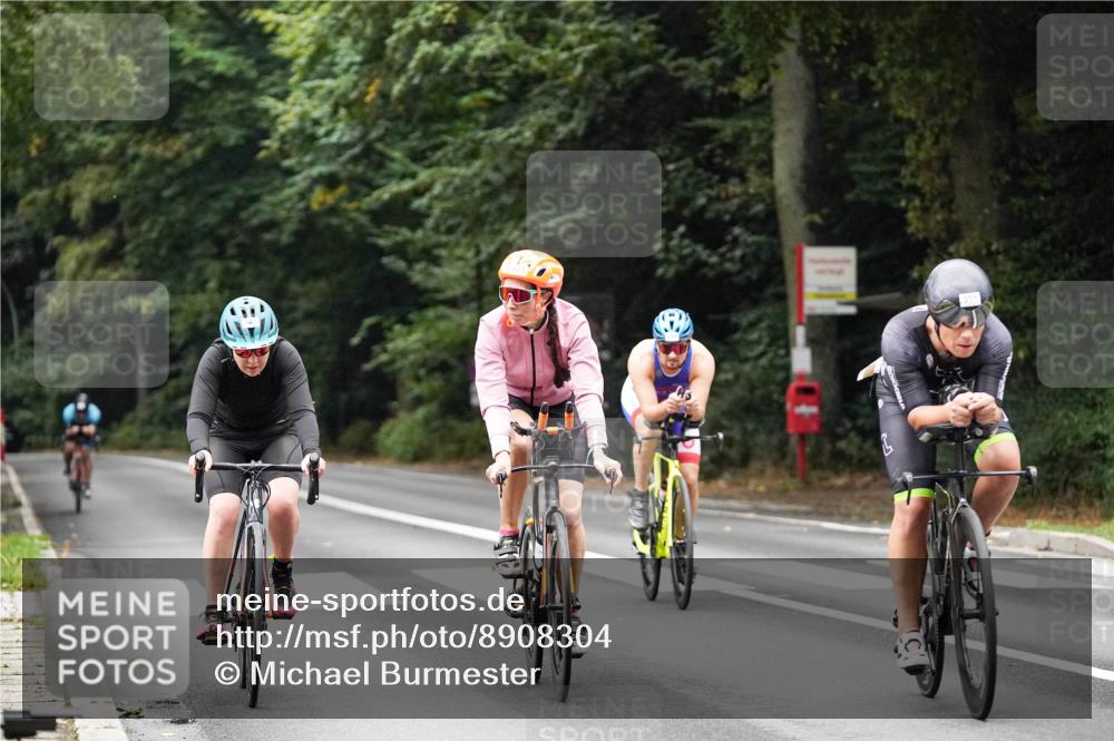 14.09.2025 - Stadtparktriathlon Michael Burmester http://msf.ph/oto/8908304 14.09.2025 09:28:27 Radfahren 311, 327, 382, 400, 413, 414, 423, 430, 435, 448 meine-sportfotos.de