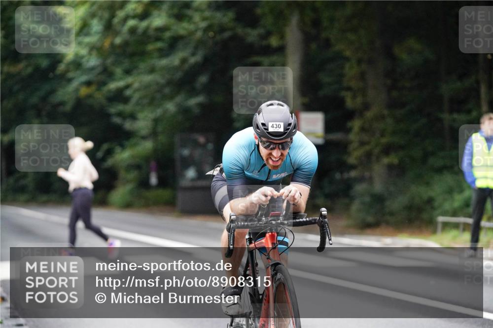 14.09.2025 - Stadtparktriathlon Michael Burmester http://msf.ph/oto/8908315 14.09.2025 09:28:31 Radfahren 311, 382, 400, 414, 423, 430, 435 meine-sportfotos.de