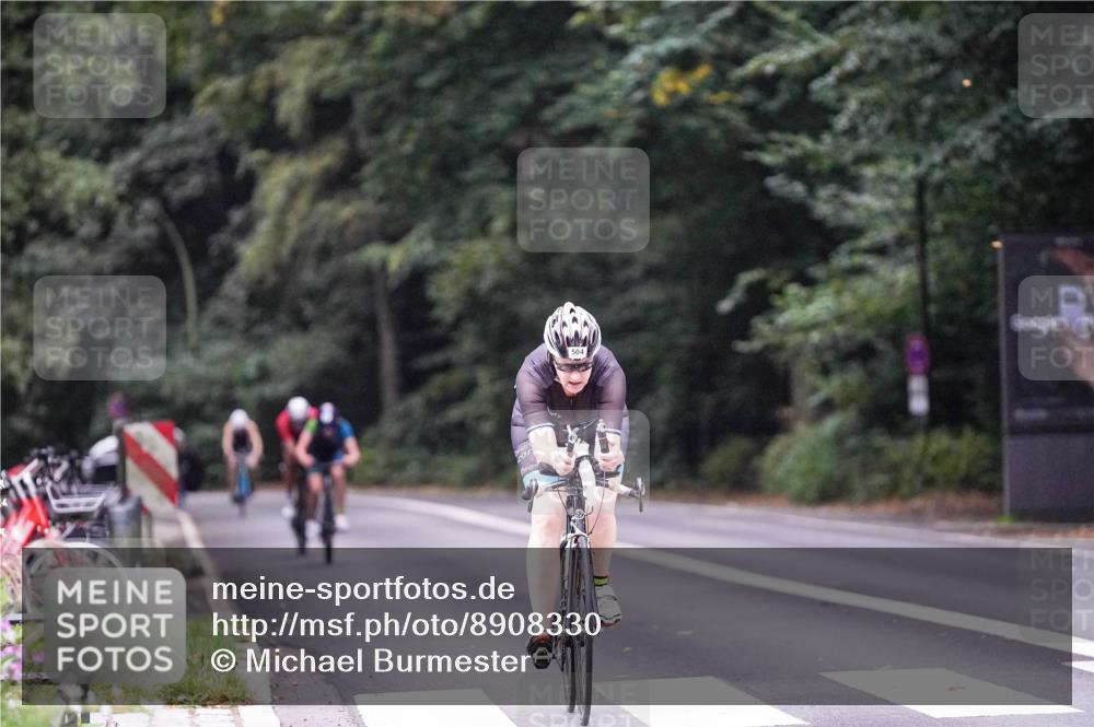14.09.2025 - Stadtparktriathlon Michael Burmester http://msf.ph/oto/8908330 14.09.2025 09:28:57 Radfahren 392, 487, 504 meine-sportfotos.de