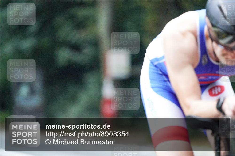 14.09.2025 - Stadtparktriathlon Michael Burmester http://msf.ph/oto/8908354 14.09.2025 09:29:16 Radfahren 408, 416, 466 meine-sportfotos.de