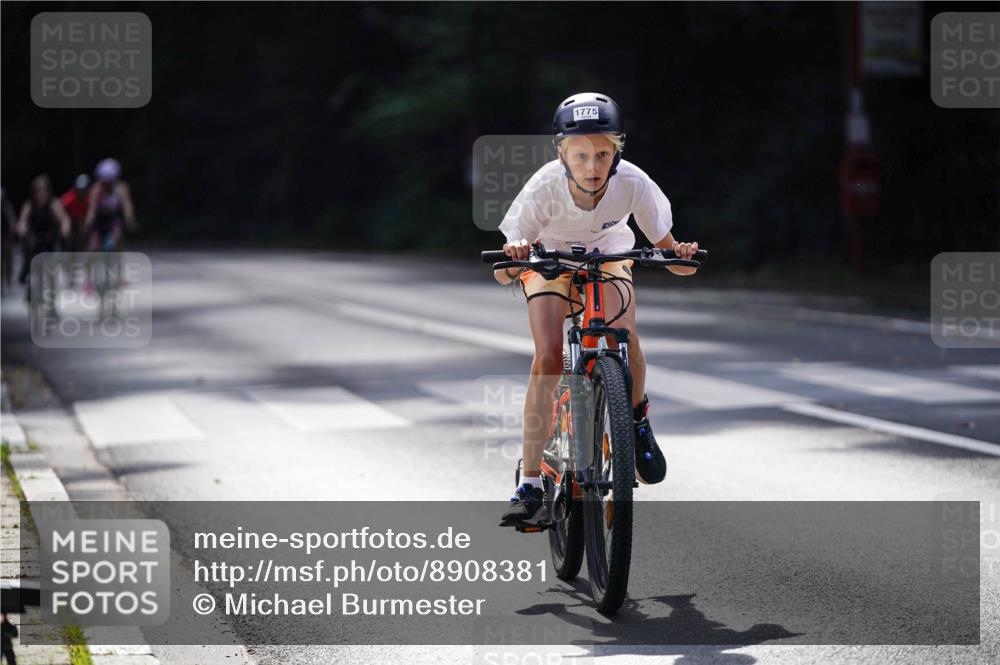14.09.2025 - Stadtparktriathlon Michael Burmester http://msf.ph/oto/8908381 14.09.2025 14:25:13 Radfahren 1697, 1703, 1716, 1731, 1732, 1733, 1774, 1775, 1776, 1788 meine-sportfotos.de