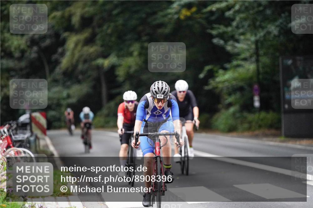14.09.2025 - Stadtparktriathlon Michael Burmester http://msf.ph/oto/8908396 14.09.2025 09:29:57 Radfahren 412, 450, 458, 484, 501 meine-sportfotos.de