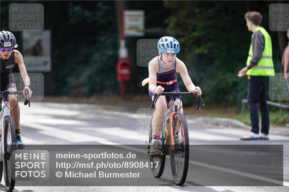 14.09.2025 - Stadtparktriathlon Michael Burmester http://msf.ph/oto/8908417 14.09.2025 14:25:26 Radfahren 1693, 1702, 1707, 1711, 1717, 1725, 1729, 1741, 1759, 1766, 1769, 1771, 1780, 1789, 1864 meine-sportfotos.de