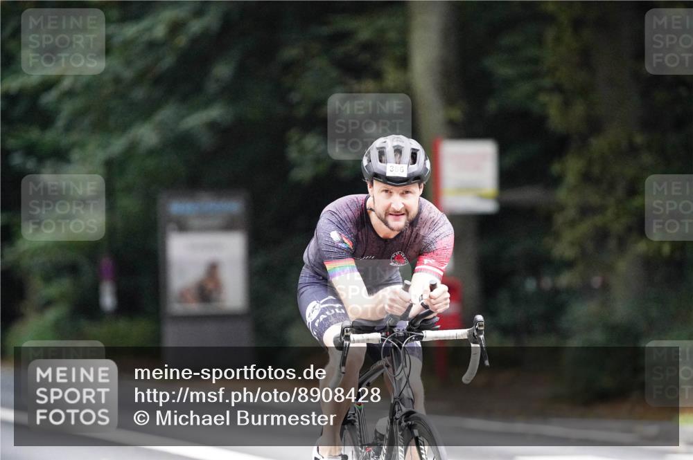 14.09.2025 - Stadtparktriathlon Michael Burmester http://msf.ph/oto/8908428 14.09.2025 09:34:54 Radfahren 383, 386, 393, 438, 477, 492 meine-sportfotos.de