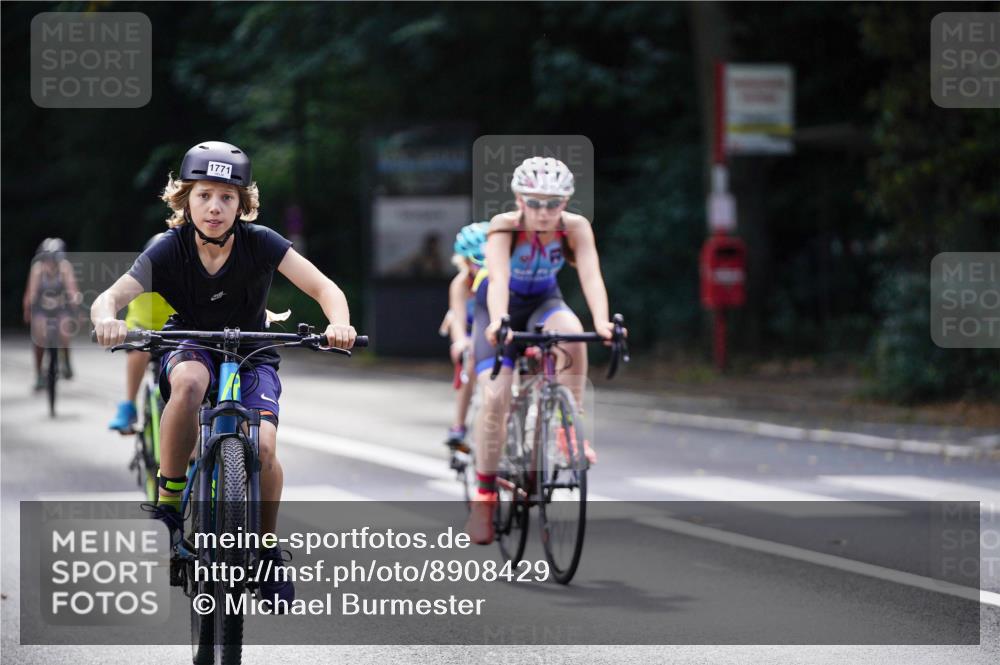 14.09.2025 - Stadtparktriathlon Michael Burmester http://msf.ph/oto/8908429 14.09.2025 14:25:30 Radfahren 1693, 1702, 1707, 1711, 1723, 1724, 1725, 1729, 1739, 1741, 1759, 1766, 1769, 1771, 1780, 1864 meine-sportfotos.de