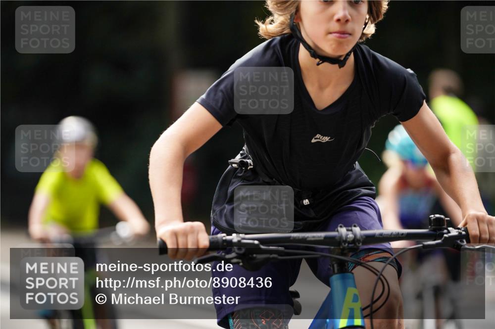 14.09.2025 - Stadtparktriathlon Michael Burmester http://msf.ph/oto/8908436 14.09.2025 14:25:31 Radfahren 1692, 1693, 1707, 1711, 1723, 1724, 1725, 1739, 1741, 1766, 1769, 1771, 1780, 1864 meine-sportfotos.de
