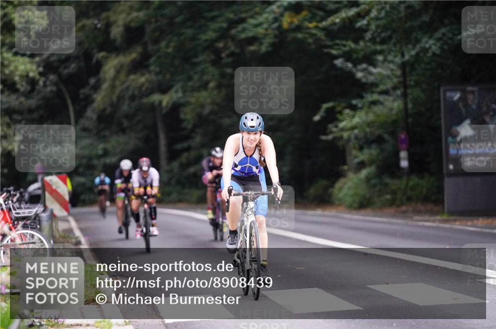 14.09.2025 - Stadtparktriathlon Michael Burmester http://msf.ph/oto/8908439 14.09.2025 09:35:06 Radfahren 400, 430, 445, 456, 506 meine-sportfotos.de