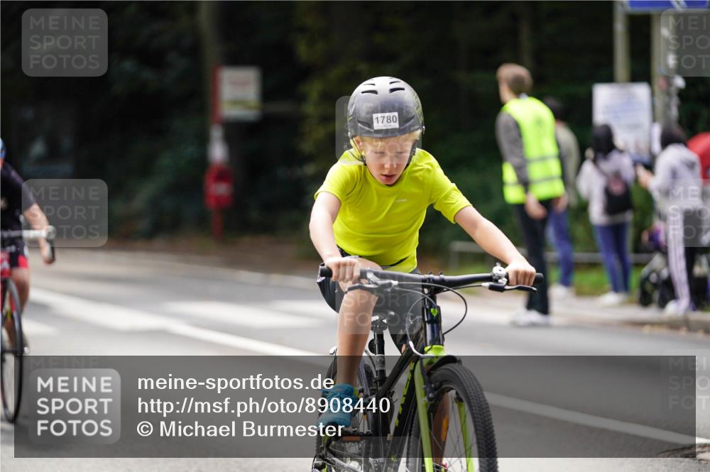 14.09.2025 - Stadtparktriathlon Michael Burmester http://msf.ph/oto/8908440 14.09.2025 14:25:32 Radfahren 1692, 1693, 1707, 1711, 1723, 1724, 1725, 1739, 1741, 1766, 1769, 1771, 1780, 1864 meine-sportfotos.de