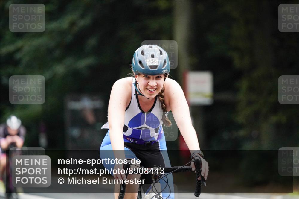 14.09.2025 - Stadtparktriathlon Michael Burmester http://msf.ph/oto/8908443 14.09.2025 09:35:08 Radfahren 400, 430, 445, 456, 506 meine-sportfotos.de