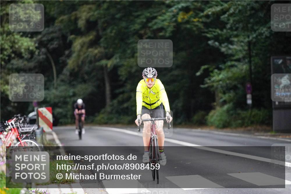 14.09.2025 - Stadtparktriathlon Michael Burmester http://msf.ph/oto/8908459 14.09.2025 09:35:18 Radfahren 398, 430, 494 meine-sportfotos.de
