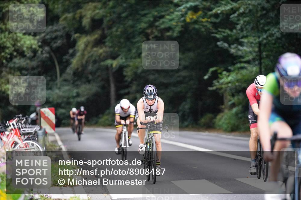 14.09.2025 - Stadtparktriathlon Michael Burmester http://msf.ph/oto/8908487 14.09.2025 09:35:49 Radfahren 392, 406, 460, 462, 487, 505 meine-sportfotos.de