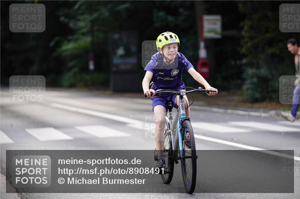 14.09.2025 - Stadtparktriathlon Michael Burmester http://msf.ph/oto/8908491 14.09.2025 14:25:49 Radfahren 1710, 1745, 1755, 1777 meine-sportfotos.de