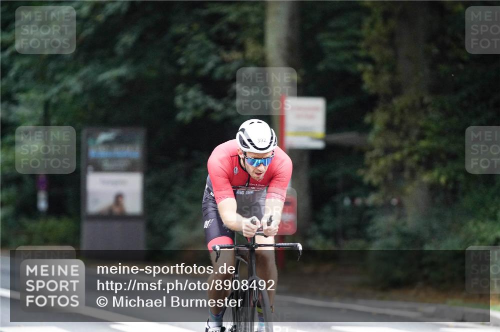 14.09.2025 - Stadtparktriathlon Michael Burmester http://msf.ph/oto/8908492 14.09.2025 09:35:50 Radfahren 392, 406, 460, 462, 487, 505 meine-sportfotos.de
