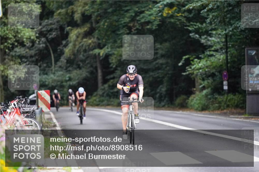 14.09.2025 - Stadtparktriathlon Michael Burmester http://msf.ph/oto/8908516 14.09.2025 09:35:59 Radfahren 460, 462, 466, 478 meine-sportfotos.de