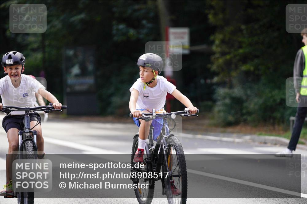 14.09.2025 - Stadtparktriathlon Michael Burmester http://msf.ph/oto/8908517 14.09.2025 14:26:03 Radfahren 1694, 1701, 1720, 1740, 1743, 1761, 1765, 1770, 1778, 1781, 1786, 1791 meine-sportfotos.de