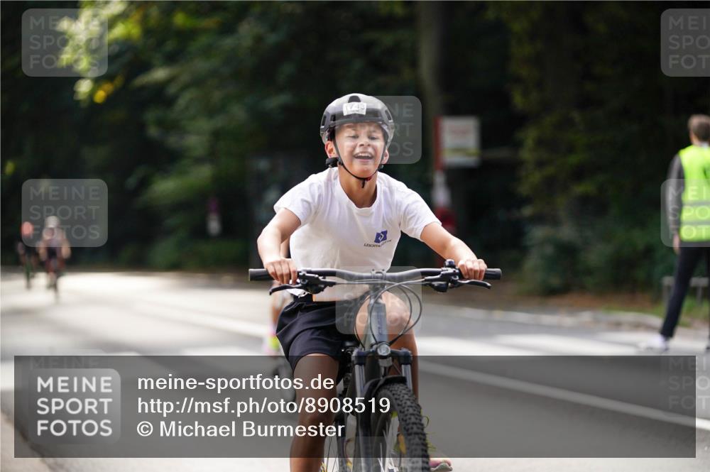 14.09.2025 - Stadtparktriathlon Michael Burmester http://msf.ph/oto/8908519 14.09.2025 14:26:04 Radfahren 1694, 1701, 1720, 1740, 1743, 1761, 1765, 1770, 1778, 1781, 1786, 1791 meine-sportfotos.de
