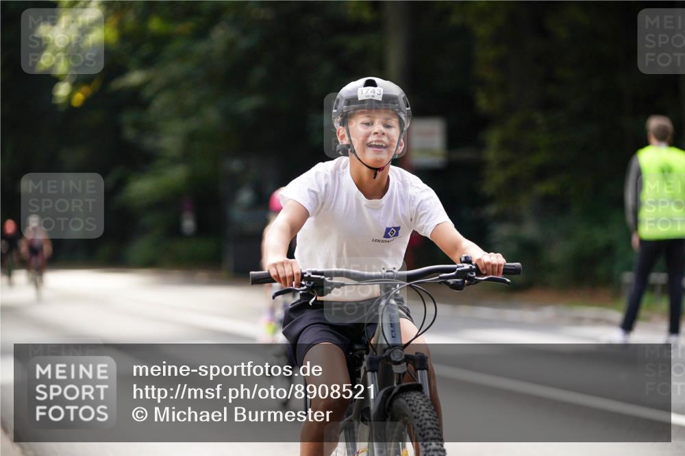 14.09.2025 - Stadtparktriathlon Michael Burmester http://msf.ph/oto/8908521 14.09.2025 14:26:04 Radfahren 1694, 1701, 1720, 1740, 1743, 1761, 1765, 1770, 1778, 1781, 1786, 1791 meine-sportfotos.de