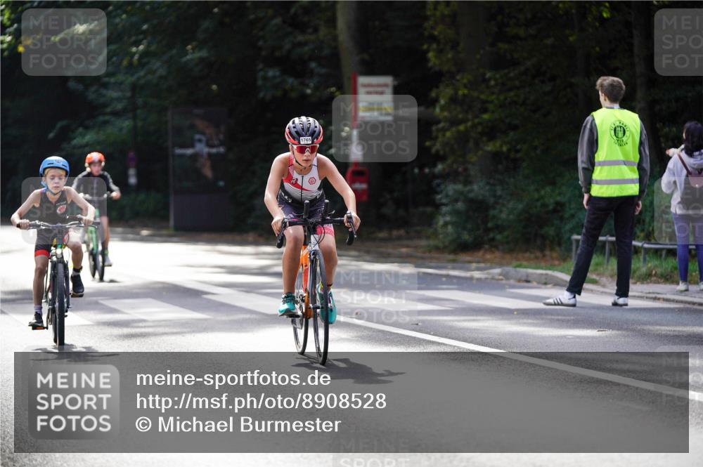 14.09.2025 - Stadtparktriathlon Michael Burmester http://msf.ph/oto/8908528 14.09.2025 14:26:08 Radfahren 1694, 1720, 1727, 1740, 1743, 1747, 1761, 1765, 1768, 1770, 1781 meine-sportfotos.de