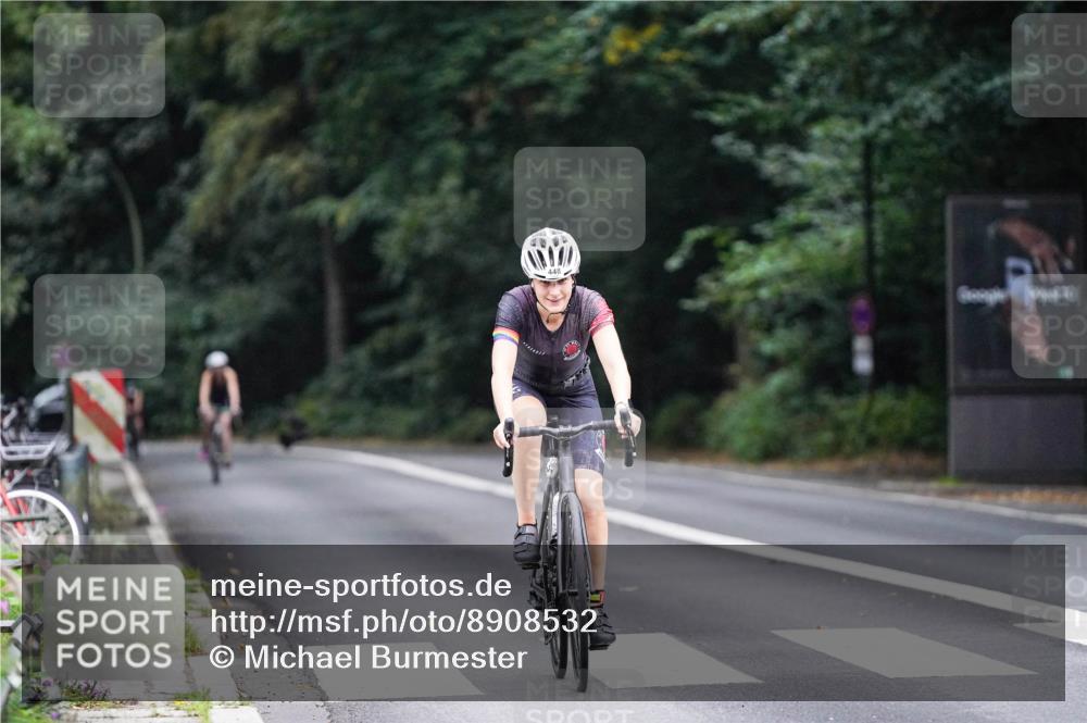 14.09.2025 - Stadtparktriathlon Michael Burmester http://msf.ph/oto/8908532 14.09.2025 09:36:09 Radfahren 448, 466, 485, 504 meine-sportfotos.de