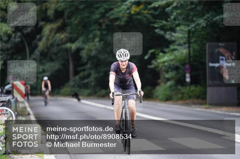 14.09.2025 - Stadtparktriathlon Michael Burmester http://msf.ph/oto/8908534 14.09.2025 09:36:09 Radfahren 448, 466, 485, 504 meine-sportfotos.de