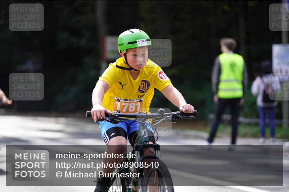14.09.2025 - Stadtparktriathlon Michael Burmester http://msf.ph/oto/8908540 14.09.2025 14:26:11 Radfahren 1694, 1696, 1720, 1727, 1747, 1761, 1765, 1768, 1781 meine-sportfotos.de