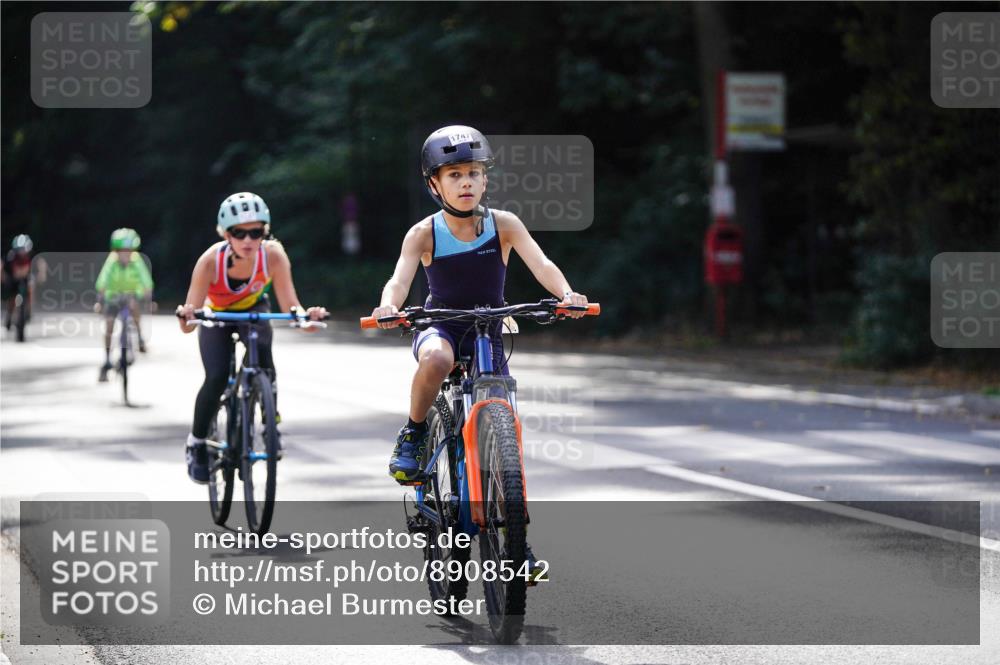 14.09.2025 - Stadtparktriathlon Michael Burmester http://msf.ph/oto/8908542 14.09.2025 14:26:12 Radfahren 1694, 1696, 1699, 1727, 1744, 1747, 1754, 1761, 1765, 1768, 1781 meine-sportfotos.de