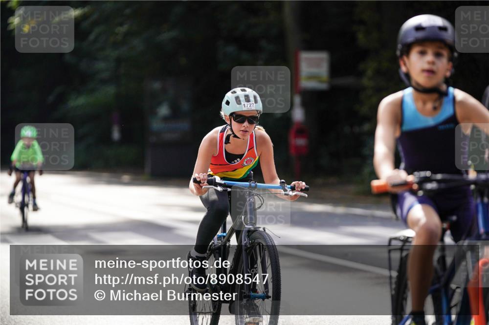 14.09.2025 - Stadtparktriathlon Michael Burmester http://msf.ph/oto/8908547 14.09.2025 14:26:13 Radfahren 1694, 1696, 1699, 1727, 1744, 1747, 1754, 1761, 1765, 1768, 1781 meine-sportfotos.de