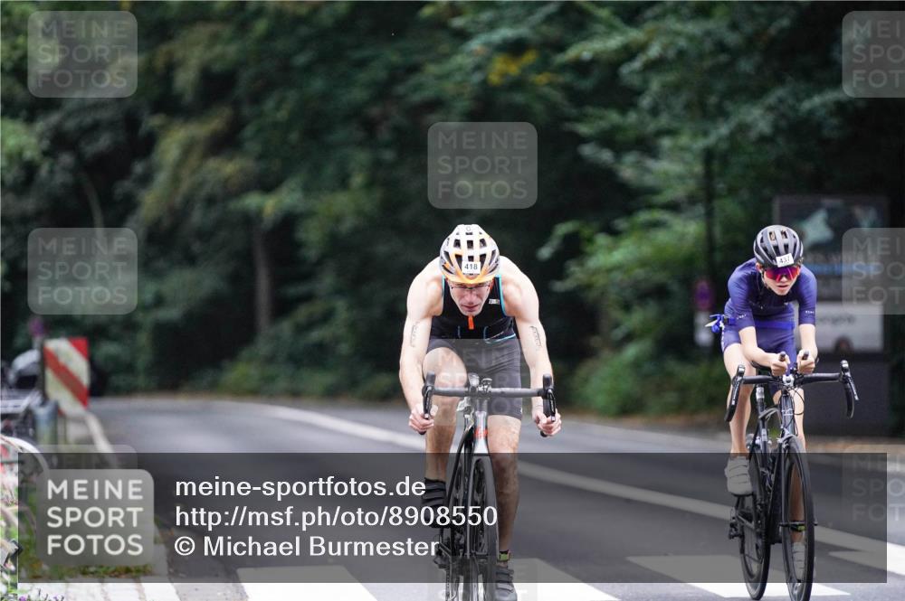 14.09.2025 - Stadtparktriathlon Michael Burmester http://msf.ph/oto/8908550 14.09.2025 09:36:45 Radfahren 418, 437 meine-sportfotos.de