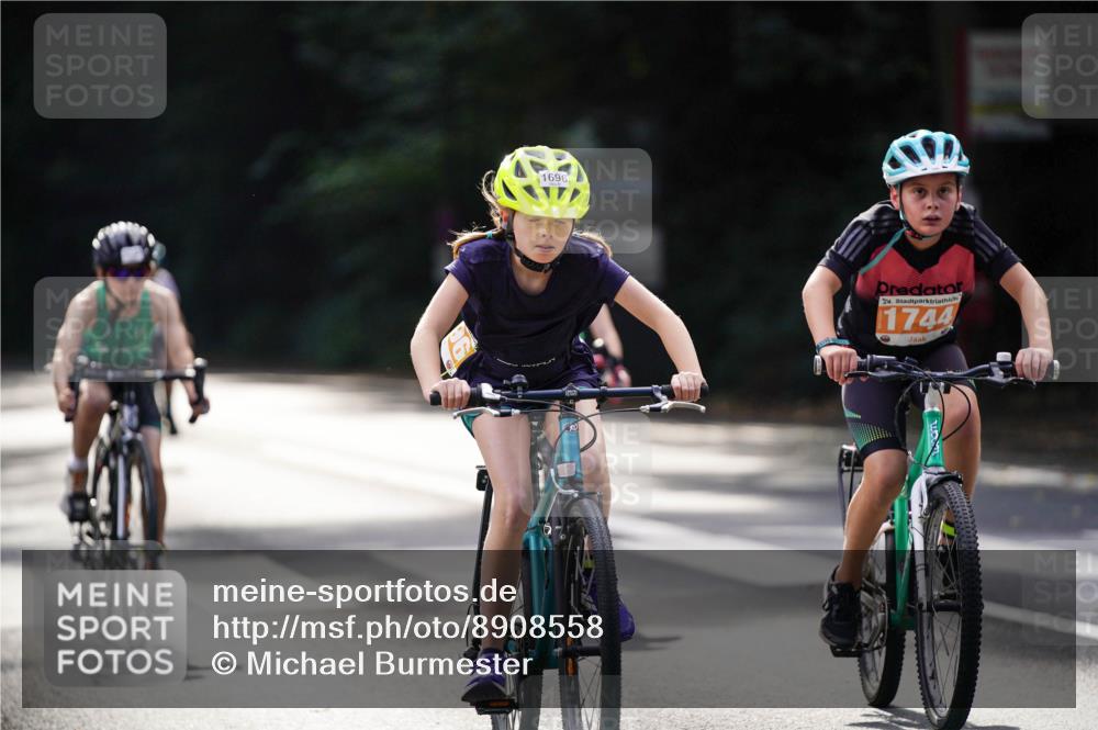 14.09.2025 - Stadtparktriathlon Michael Burmester http://msf.ph/oto/8908558 14.09.2025 14:26:19 Radfahren 1696, 1698, 1699, 1722, 1727, 1744, 1747, 1754, 1768, 1804, 1865 meine-sportfotos.de