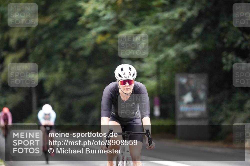 14.09.2025 - Stadtparktriathlon Michael Burmester http://msf.ph/oto/8908559 14.09.2025 09:36:59 Radfahren 423, 484, 501 meine-sportfotos.de