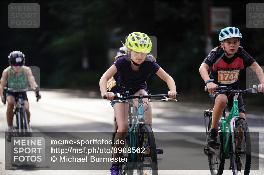 14.09.2025 - Stadtparktriathlon Michael Burmester http://msf.ph/oto/8908562 14.09.2025 14:26:19 Radfahren 1696, 1698, 1699, 1722, 1727, 1744, 1747, 1754, 1768, 1804, 1865 meine-sportfotos.de