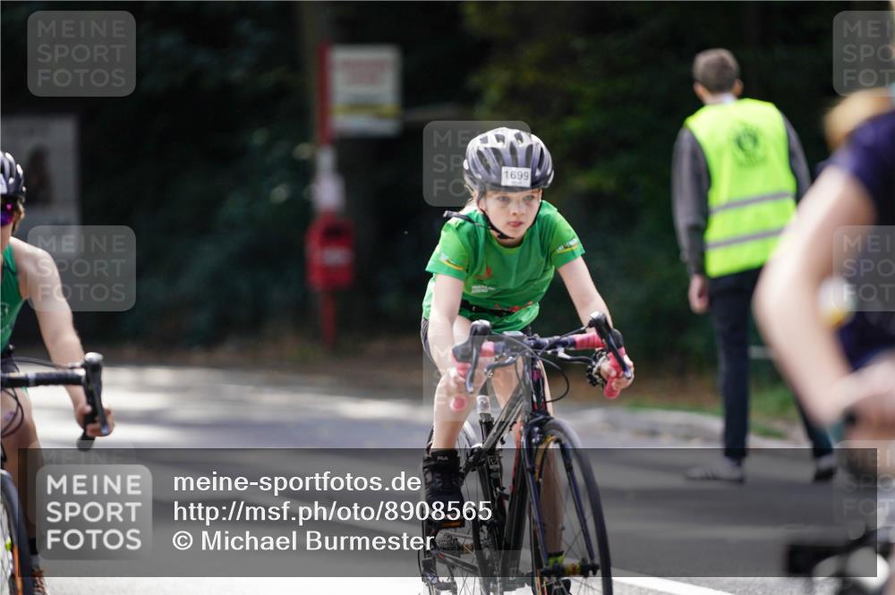 14.09.2025 - Stadtparktriathlon Michael Burmester http://msf.ph/oto/8908565 14.09.2025 14:26:20 Radfahren 1696, 1698, 1699, 1722, 1744, 1754, 1768, 1804, 1865 meine-sportfotos.de