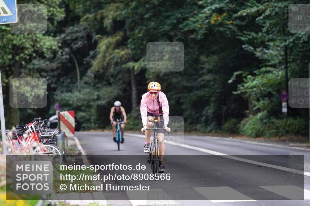 14.09.2025 - Stadtparktriathlon Michael Burmester http://msf.ph/oto/8908566 14.09.2025 09:37:04 Radfahren 423, 484, 500, 501 meine-sportfotos.de