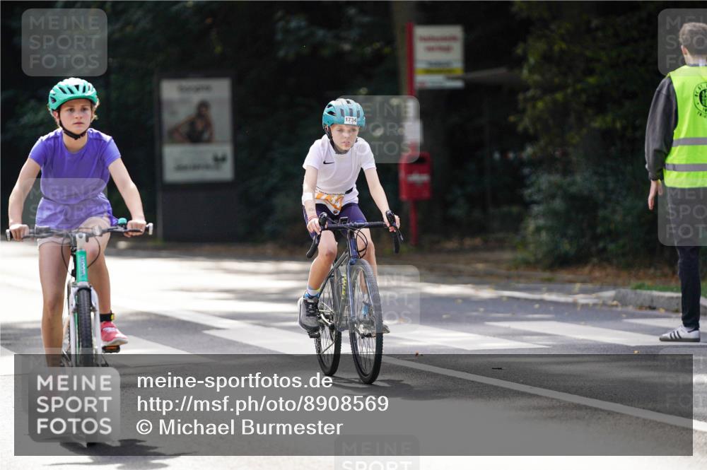 14.09.2025 - Stadtparktriathlon Michael Burmester http://msf.ph/oto/8908569 14.09.2025 14:26:22 Radfahren 1696, 1698, 1699, 1722, 1744, 1754, 1768, 1804, 1865 meine-sportfotos.de