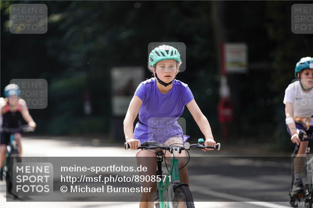 14.09.2025 - Stadtparktriathlon Michael Burmester http://msf.ph/oto/8908571 14.09.2025 14:26:23 Radfahren 1696, 1698, 1699, 1722, 1744, 1754, 1804, 1865 meine-sportfotos.de