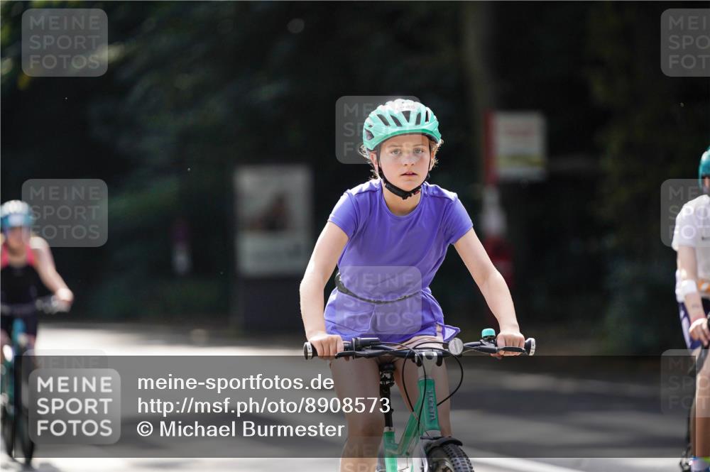 14.09.2025 - Stadtparktriathlon Michael Burmester http://msf.ph/oto/8908573 14.09.2025 14:26:23 Radfahren 1696, 1698, 1699, 1722, 1744, 1754, 1804, 1865 meine-sportfotos.de