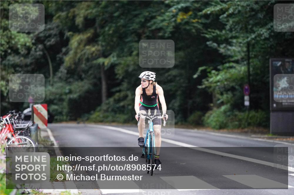 14.09.2025 - Stadtparktriathlon Michael Burmester http://msf.ph/oto/8908574 14.09.2025 09:37:08 Radfahren 423, 500 meine-sportfotos.de
