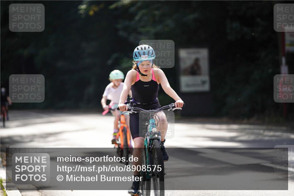 14.09.2025 - Stadtparktriathlon Michael Burmester http://msf.ph/oto/8908575 14.09.2025 14:26:24 Radfahren 1696, 1698, 1699, 1722, 1744, 1751, 1754, 1804, 1865 meine-sportfotos.de