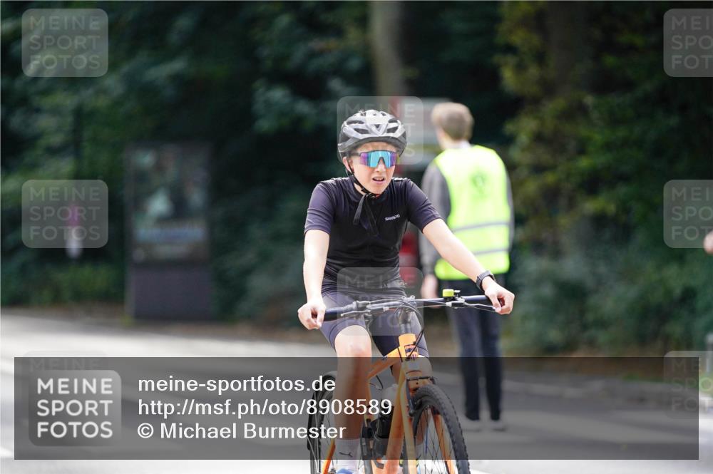 14.09.2025 - Stadtparktriathlon Michael Burmester http://msf.ph/oto/8908589 14.09.2025 14:26:31 Radfahren 1722, 1748, 1751, 1779, 1804 meine-sportfotos.de