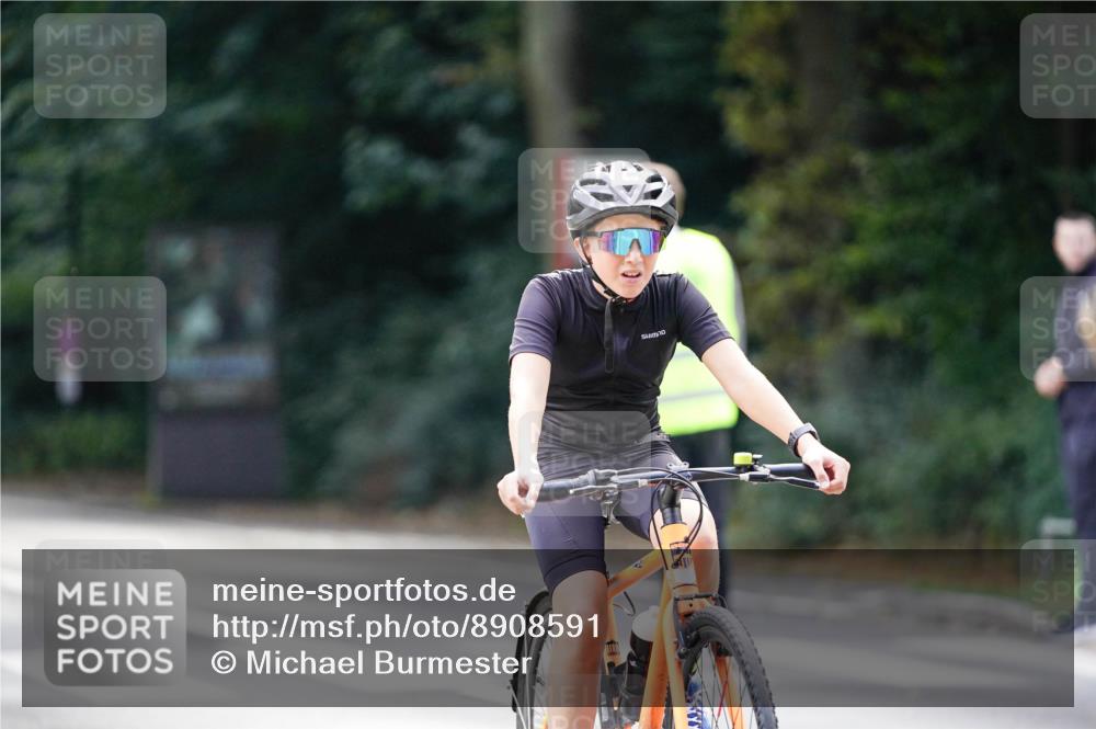 14.09.2025 - Stadtparktriathlon Michael Burmester http://msf.ph/oto/8908591 14.09.2025 14:26:32 Radfahren 1726, 1748, 1751, 1779, 1804 meine-sportfotos.de