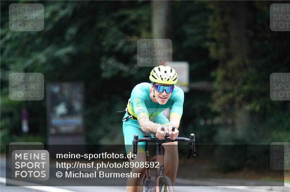 14.09.2025 - Stadtparktriathlon Michael Burmester http://msf.ph/oto/8908592 14.09.2025 09:37:54 Radfahren 399, 434 meine-sportfotos.de