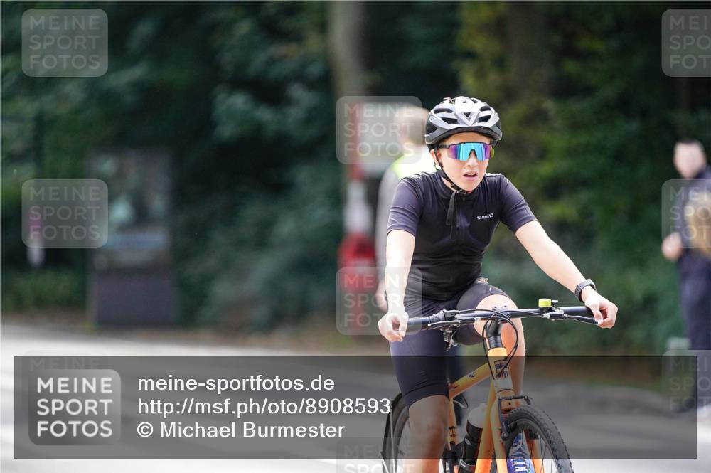 14.09.2025 - Stadtparktriathlon Michael Burmester http://msf.ph/oto/8908593 14.09.2025 14:26:32 Radfahren 1726, 1748, 1751, 1779, 1804 meine-sportfotos.de