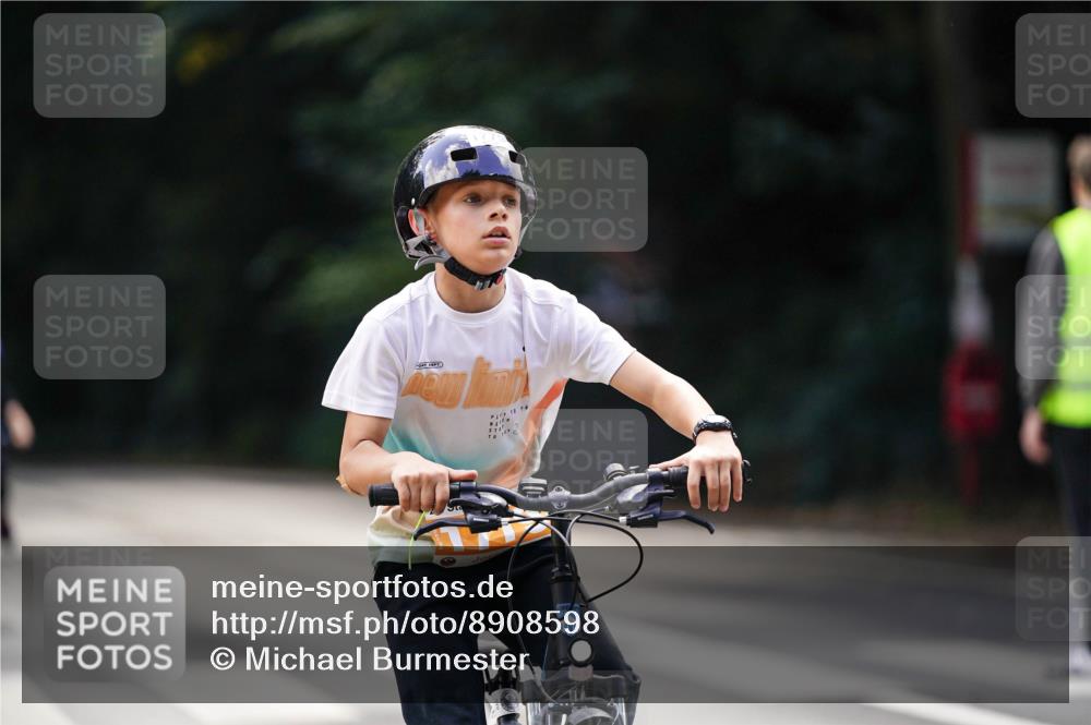 14.09.2025 - Stadtparktriathlon Michael Burmester http://msf.ph/oto/8908598 14.09.2025 14:26:35 Radfahren 1721, 1726, 1748, 1751, 1779 meine-sportfotos.de